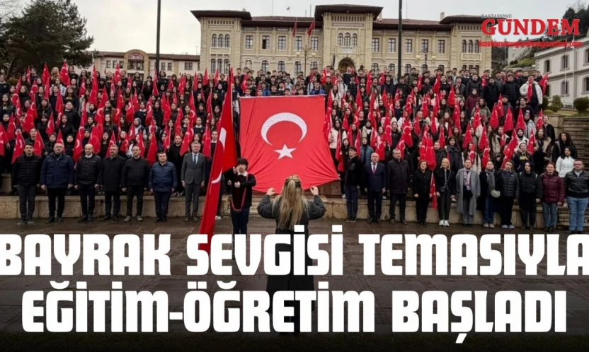 Bayrak Sevgisi Temasıyla Eğitim-Öğretim Başladı