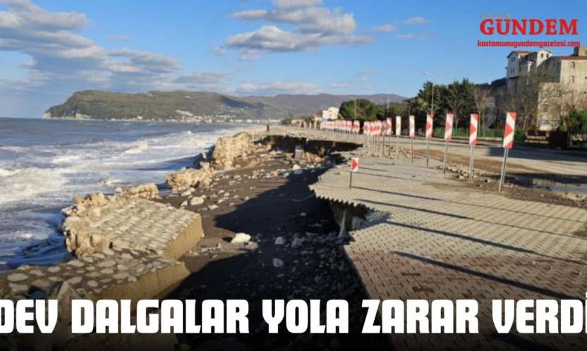 Dev Dalgalar Yola Zarar Verdi