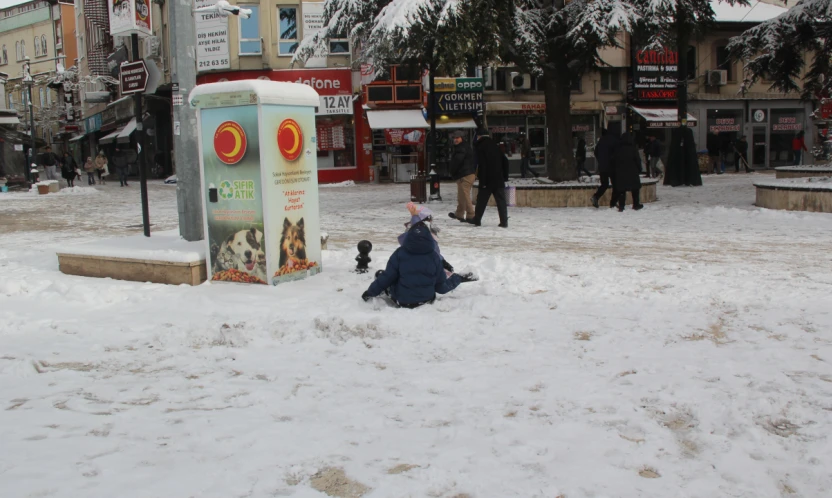 Kar Sevincini Doyasıya Yaşadılar