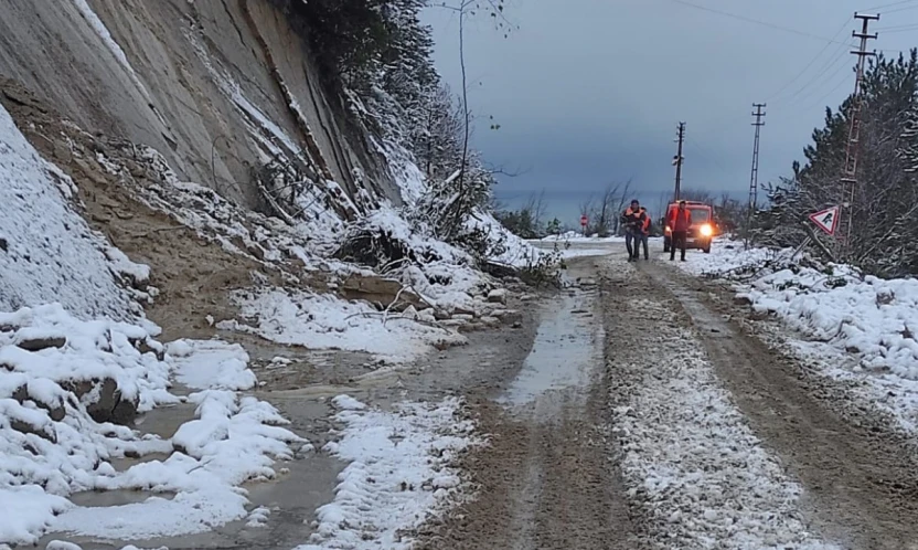 Kastamonu'da İki Ayrı Noktada Heyelan Meydana Geldi