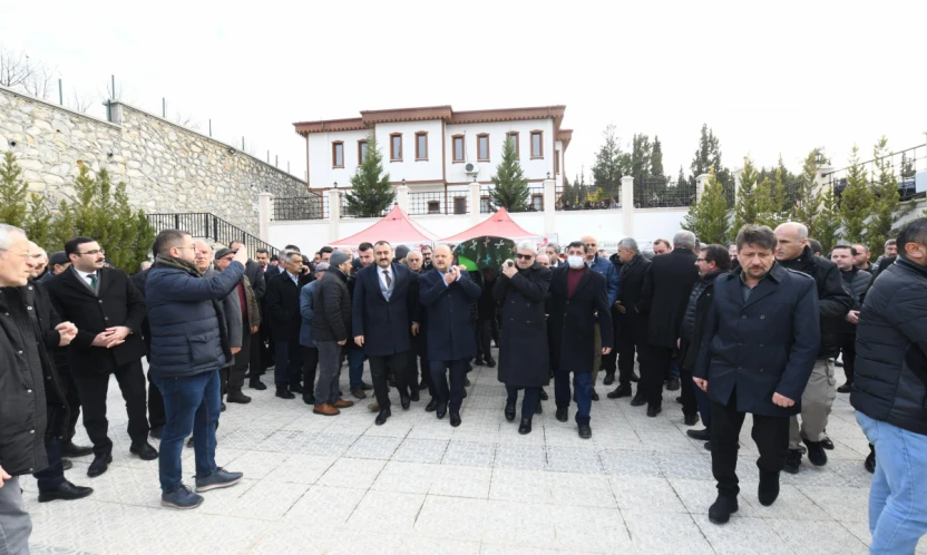 Vali Dallı'nın Kayınvalidesi Toprağa Verildi