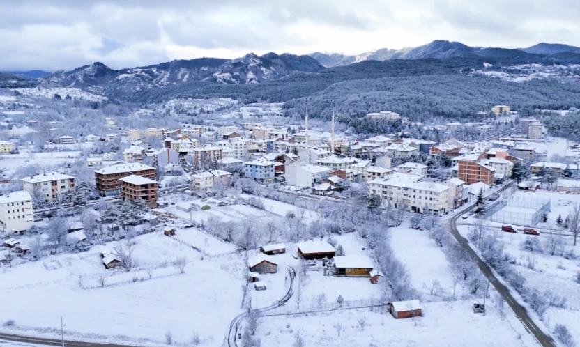 Yüksek Rakımlı İlçelerde Kar Yağışı Etkili Oldu